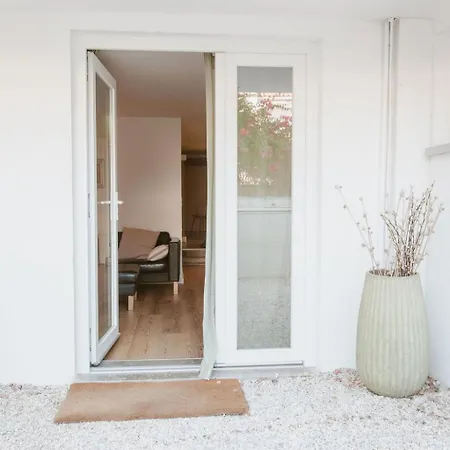 Private Pool - Pet Friedly Apartman